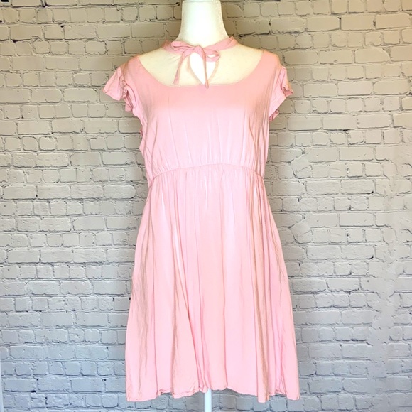 Hot Topic Dresses & Skirts - Hot Topic Pink Lined Dress